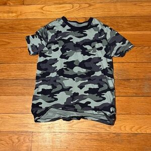 Cute boys/girls blue camo shirt size 10-12Y Large